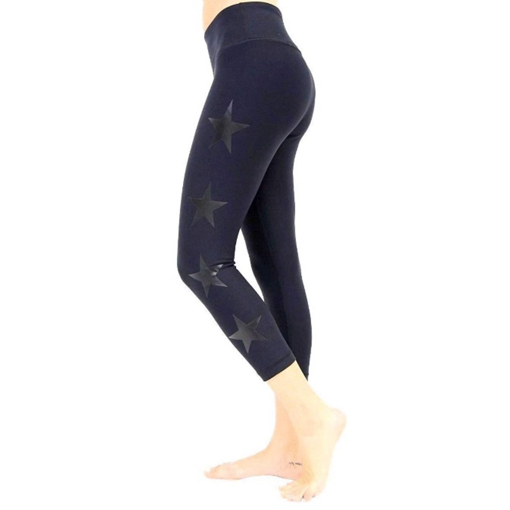 90 Degree by Reflex Black Star Print Capri XS NWT